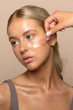Load image into Gallery viewer, Vani-T Wonder Balm Melting Cleanser 80G