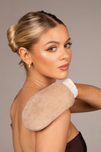 Load image into Gallery viewer, Vani-T Bronzing Mitt Self Tan Applicator 1 PK