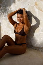 Load image into Gallery viewer, Vani-T Liquid Sun Express Self Tan Mousse - Ulta Dark (Chocolate Base) 200ML
