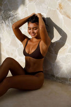 Load image into Gallery viewer, Vani-T Liquid Sun Express Spray Tan Solution Dark 1L
